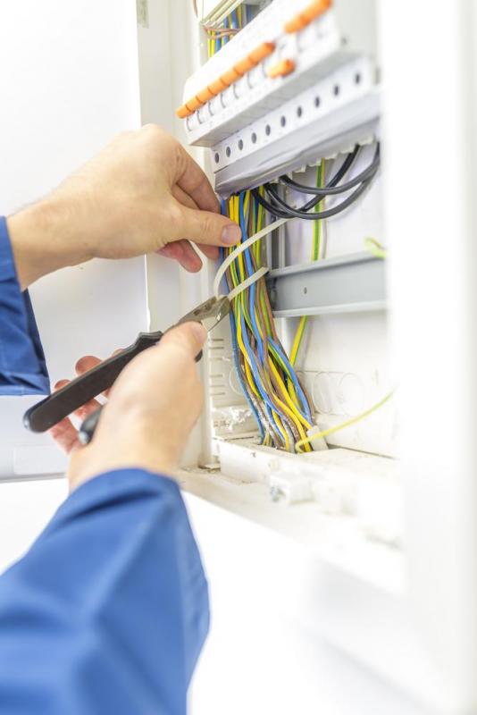 Installation &eacute;lectrique &agrave; Liffr&eacute; : conseils d'experts pour vos projets